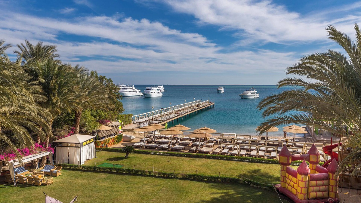 Al Mamsha El Seyahi Hotel | Elysees Hotel Hurghada