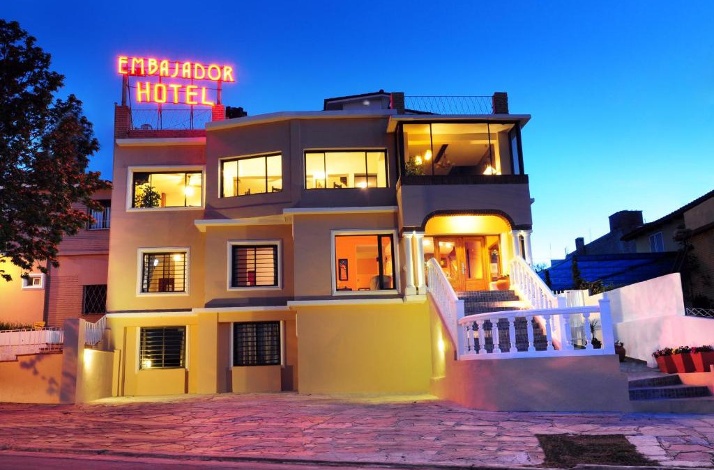 Villa Carlos Paz Hotel | Embajador Hotel