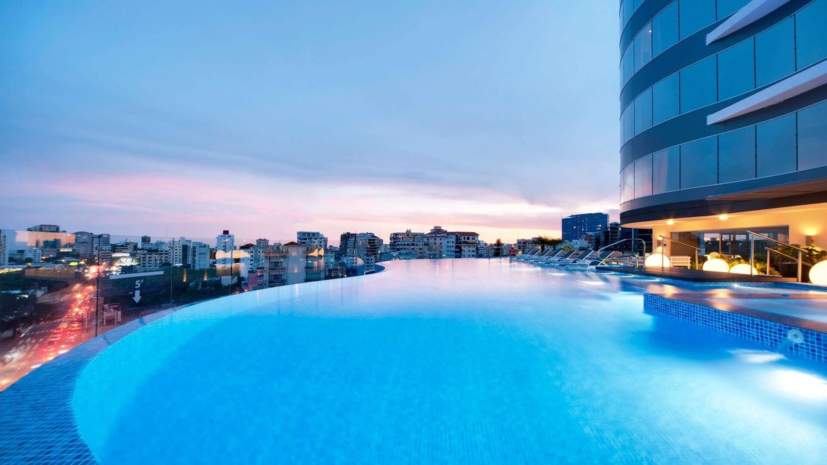 Ensanche Naco Hotel | Embassy Suites by Hilton Santo Domingo