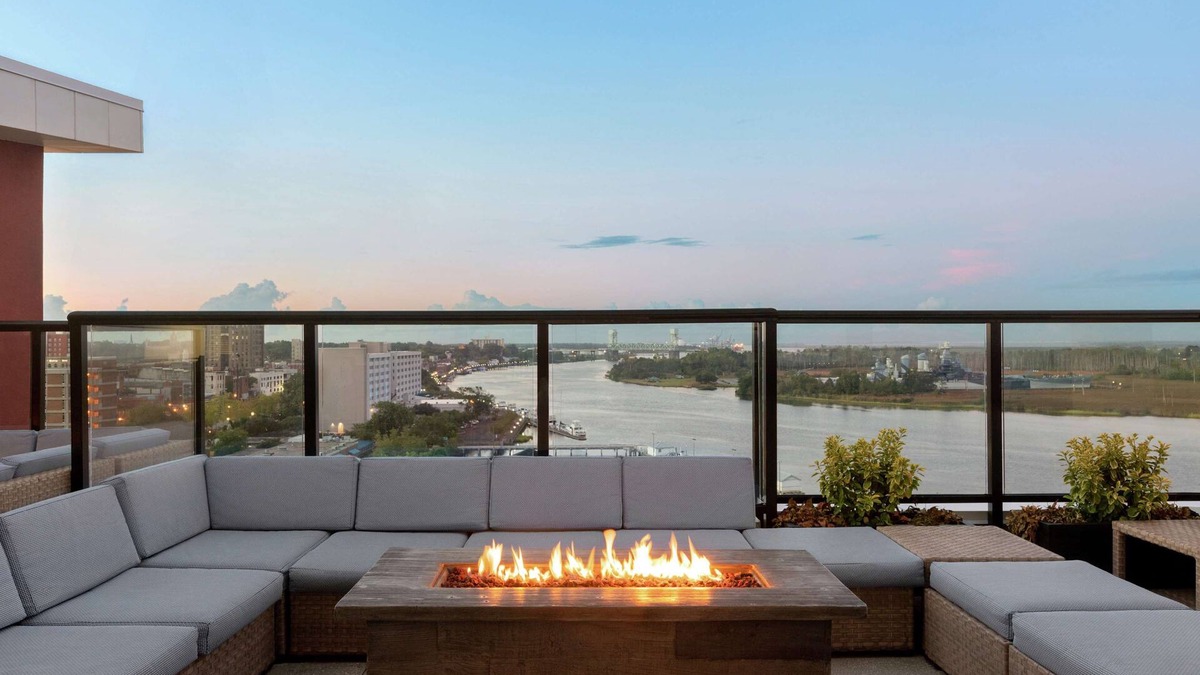 Downtown Wilmington Hotel | Embassy Suites by Hilton Wilmington Riverfront
