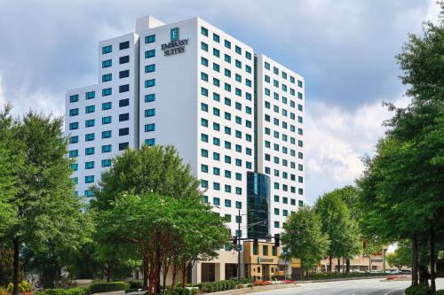 Peachtree Park Hotel | Embassy Suites by Hilton Atlanta Buckhead
