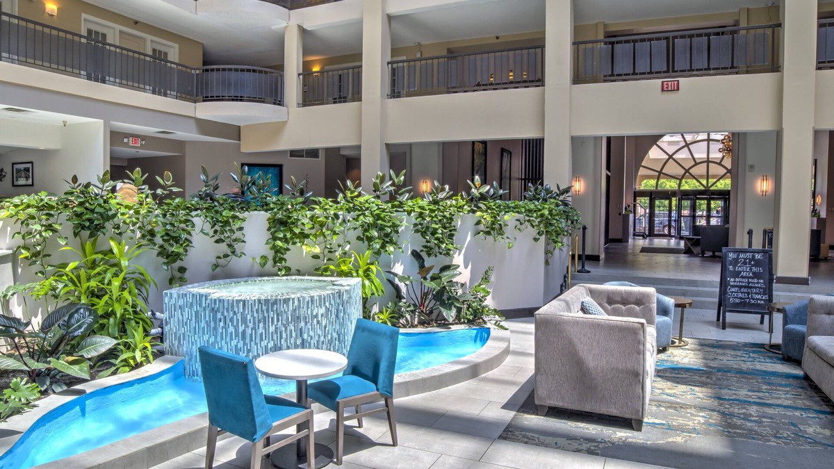 Indianapolis Hotel | Embassy Suites by Hilton Indianapolis North