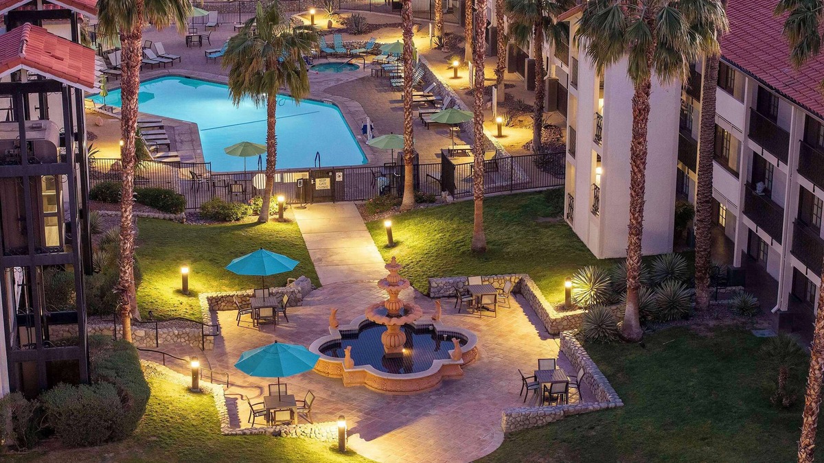 Palm Desert Hotel | Embassy Suites by Hilton Palm Desert