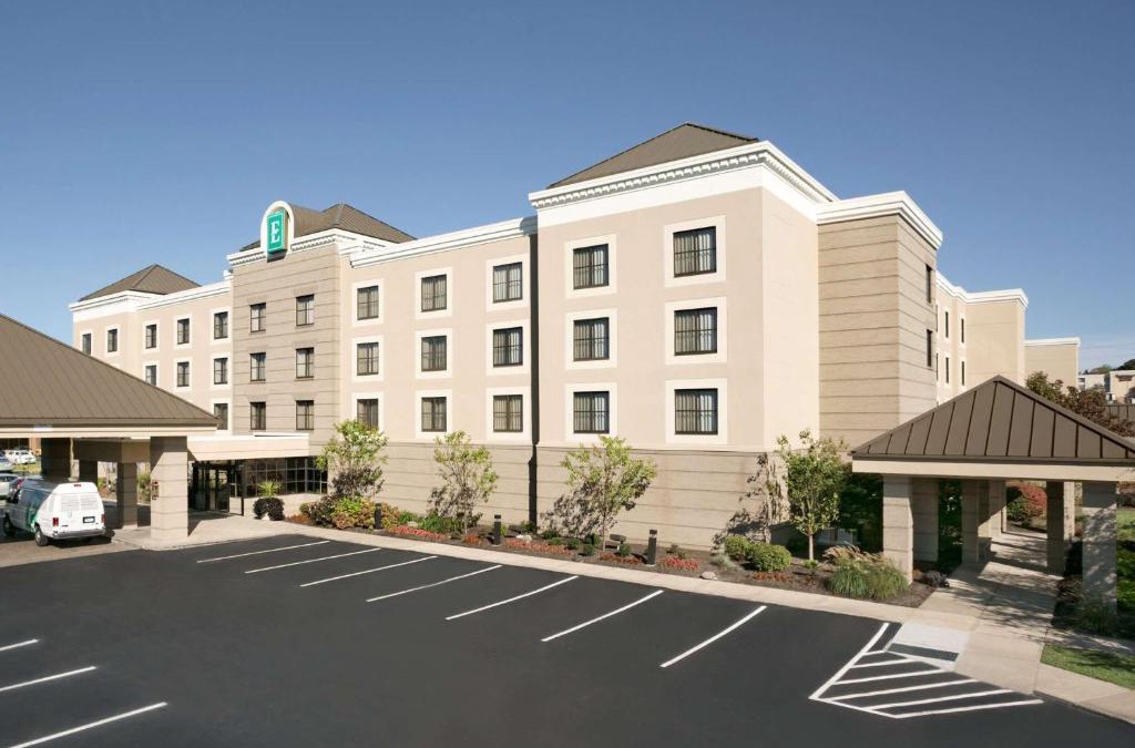 Beachwood Hotel | Embassy Suites Cleveland - Beachwood