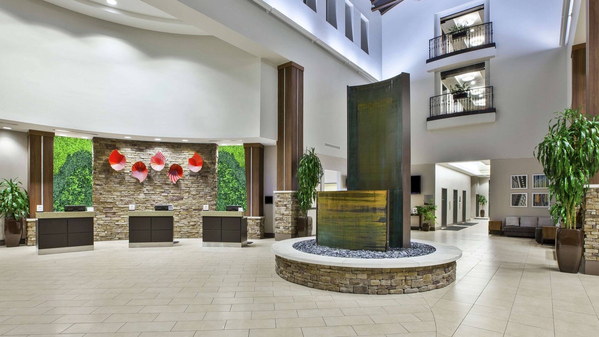 Northeast Columbus Hotel | Embassy Suites Columbus-Airport