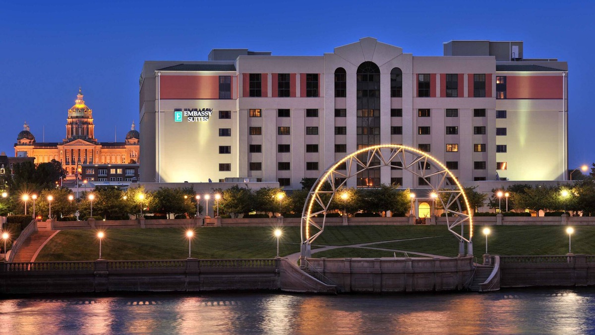 Downtown Des Moines Hotel | Embassy Suites Hotel Des Moines Downtown