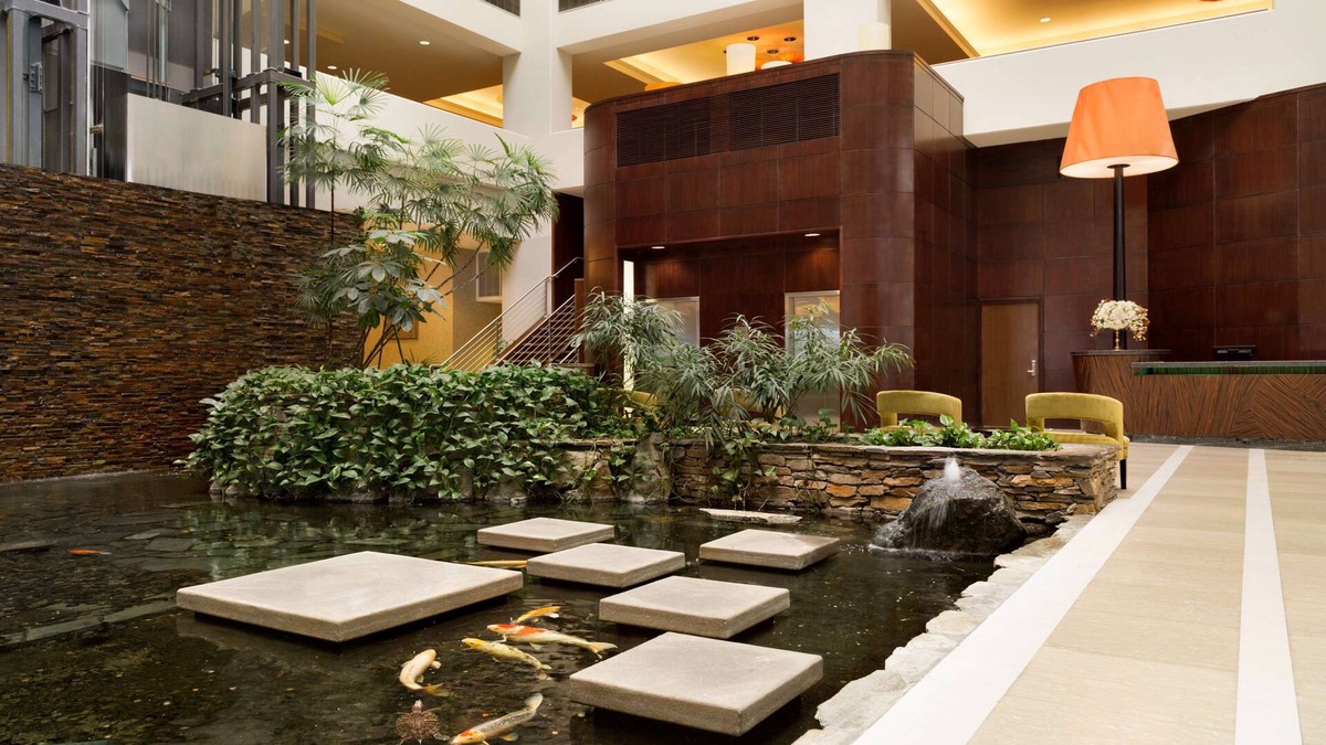 Downtown Hotel | Embassy Suites Los Angeles - Glendale