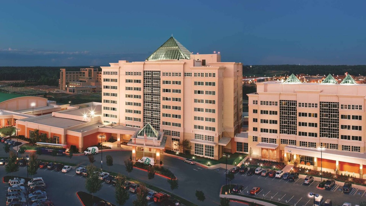 Rogers Hotel | Embassy Suites Northwest Arkansas - Hotel, Spa & Convention