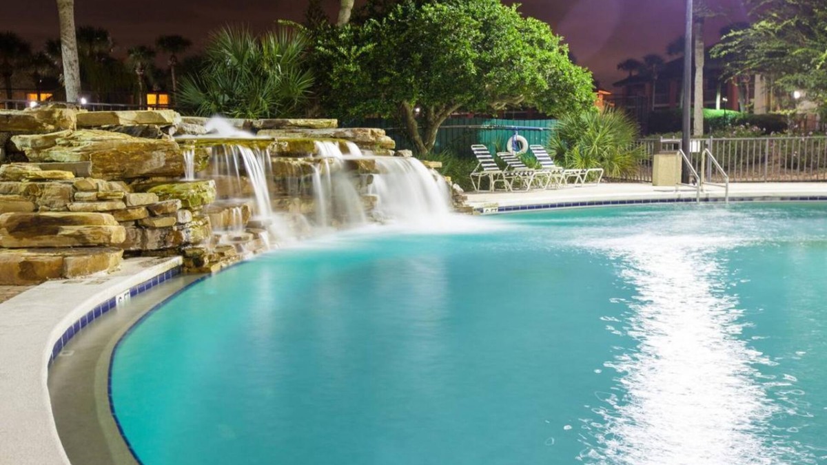 Palm Coast Hotel | Embrace Excitement! 2 Spacious Accommodations, Just Steps Away from the Beach!