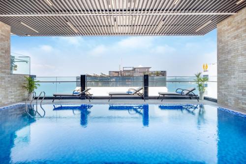 Tran Phu Beach Hotel | Emerald Bay Hotel & Spa Nha Trang