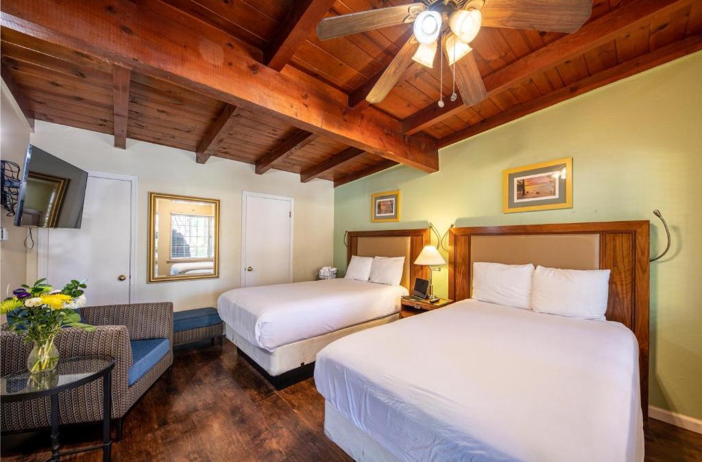 Tahoe Island Hotel | Emerald Bay Lodge