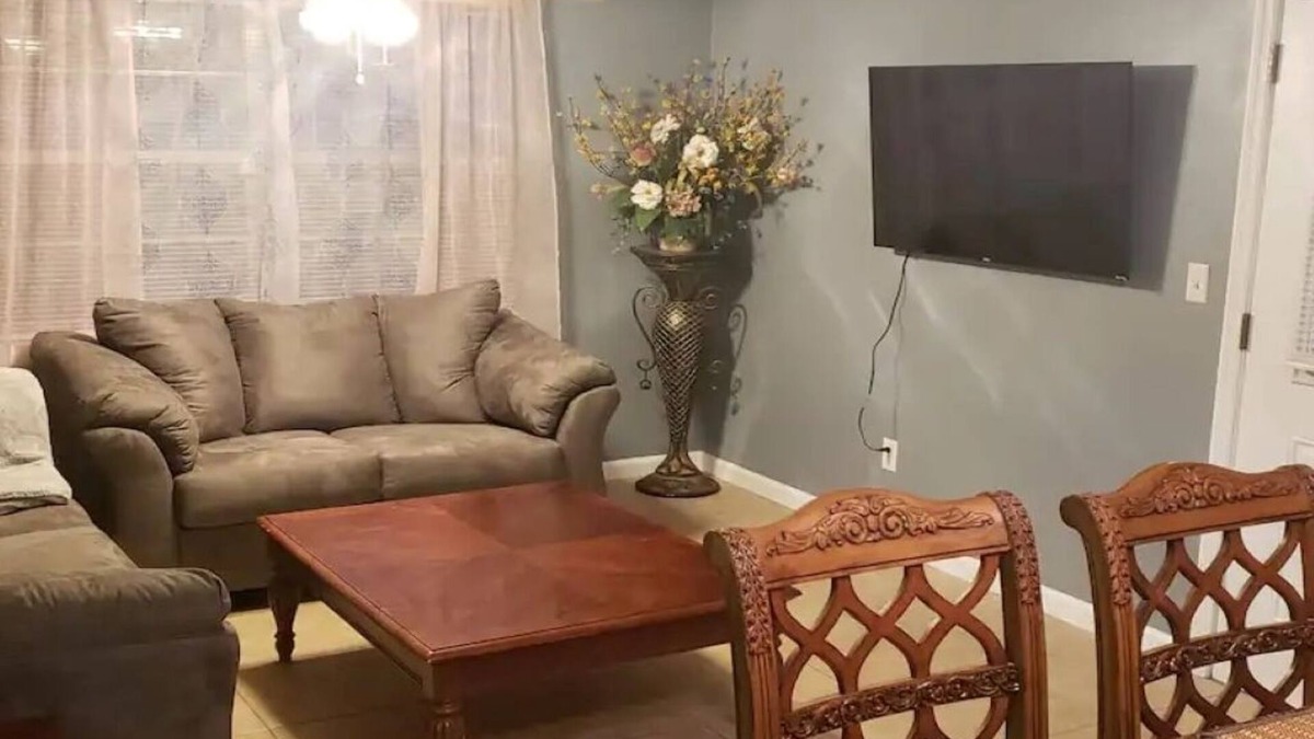 Mount Dora House | Emerald Family house. 2 minutes Downtown Mt Dora