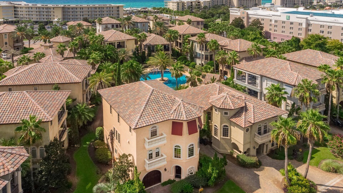 St. Tropez House | Emerald Palazzo - East Destin, Community Pool, Hot Tub, Steps to the Beach!