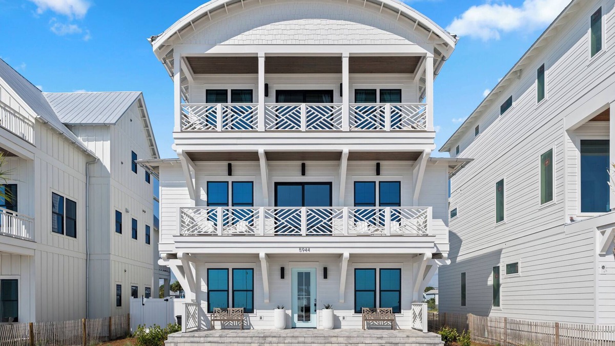 Biltmore Beach House | Emerald Retreat | 6 Bedroom | 6.5 Bath | Private Pool | Steps to Beach | Hadley's Beach, PCB