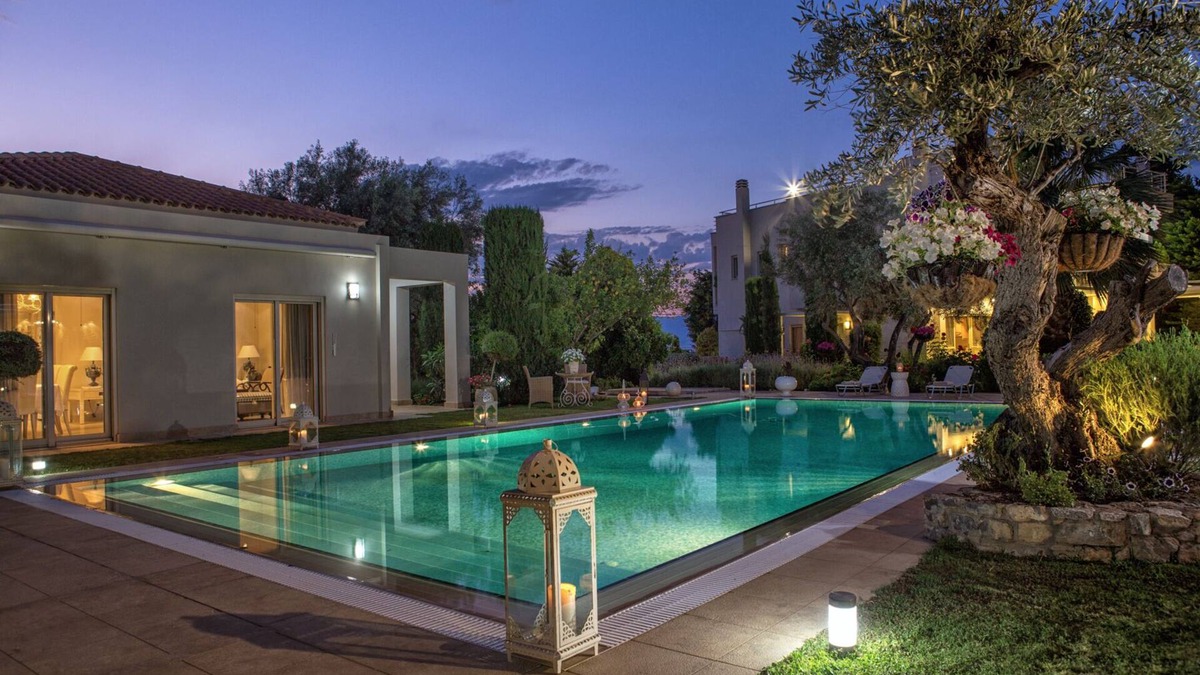 Chalcis Villa | Emerald Villa-next to the beach-sharing swimming pool