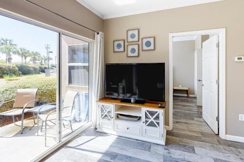 Frangista Beach Apartment | Emerald Waters #108