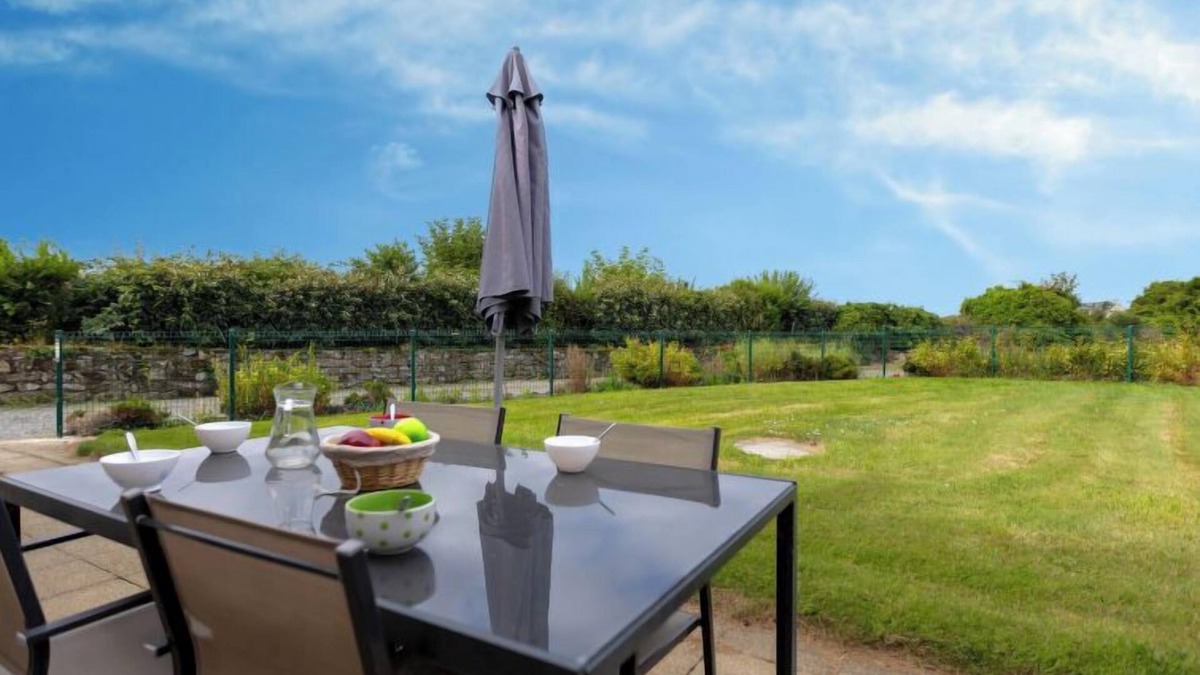 Saint-Coulomb House | Emeraude by Interhome