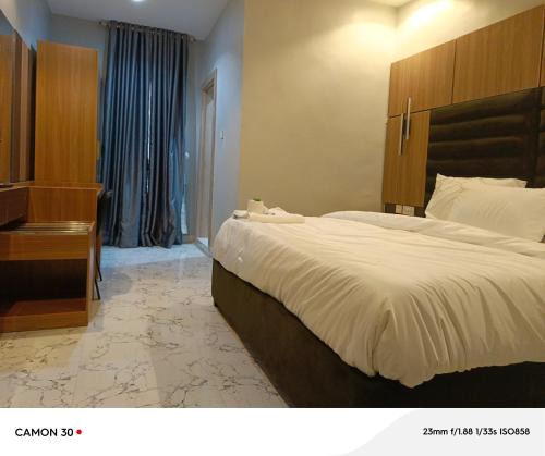 Irrua Hotel | EMERY VIDA LUXURY HOTEL Irrua