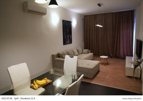 Split Apartment | Emily Garden apartment