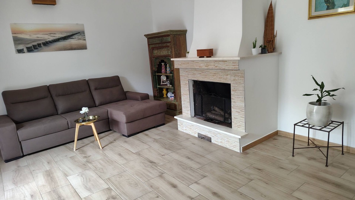 Cabras Apartment | Emma House