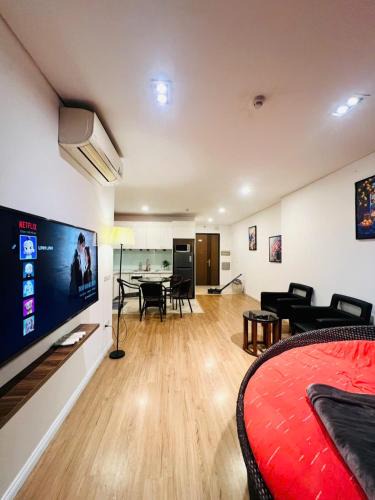 Hanoi Apartment | Emoi Mipec Riverside's Apt