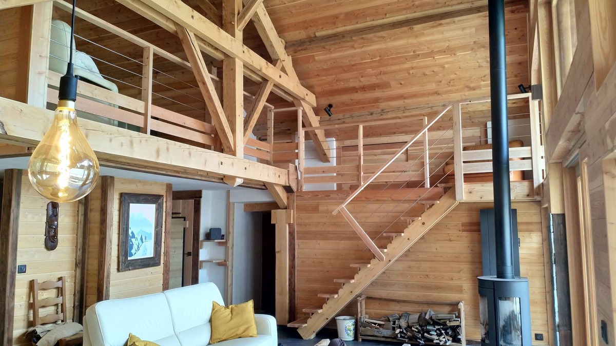 Abries Apartment | En Plein Coeur du Queyras, Grand Appartement au Dernier Étage D'un Chalet
