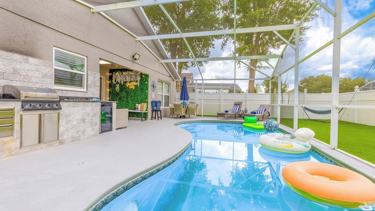 Clear Creek House | Encanto/14 Ppl/Pool/Close to Disney Parks/Games