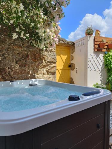Castelo Branco House | Encanto Casa com Spa Jacuzzi Open Space