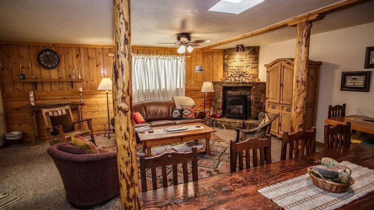 Chama Cabin | Encanto Lodge - Downtown Chama 1 Block From Train