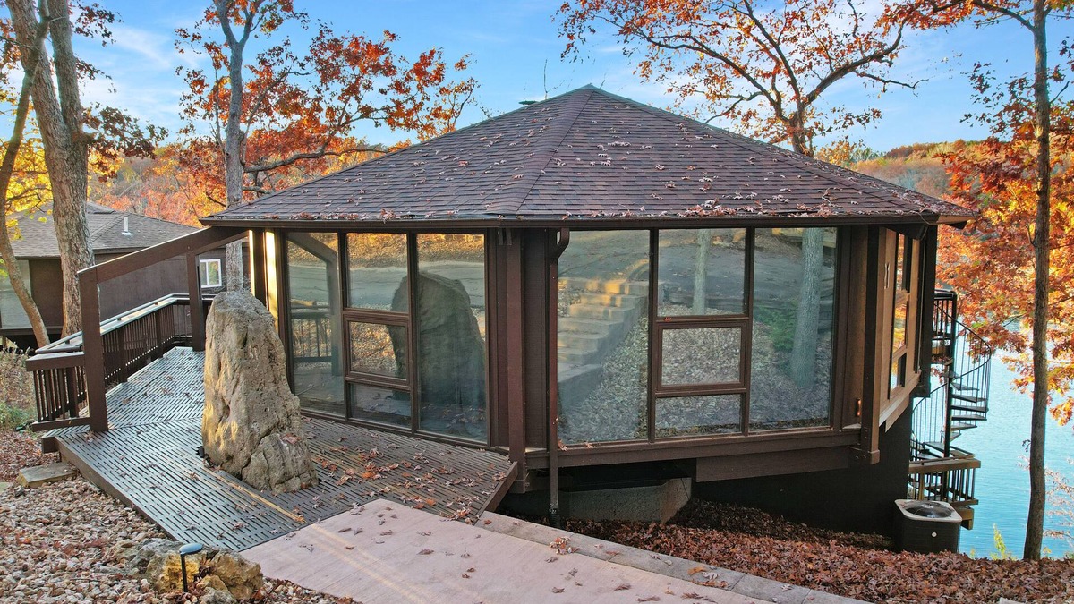Village of Four Seasons Villa | Enchanting Modern Tree House Villa @ Lake of the Ozarks
