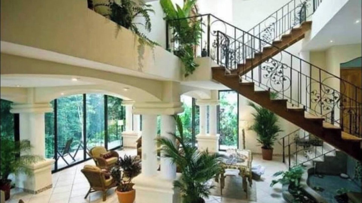 Barrio Las Playitas House | Enchanted Home