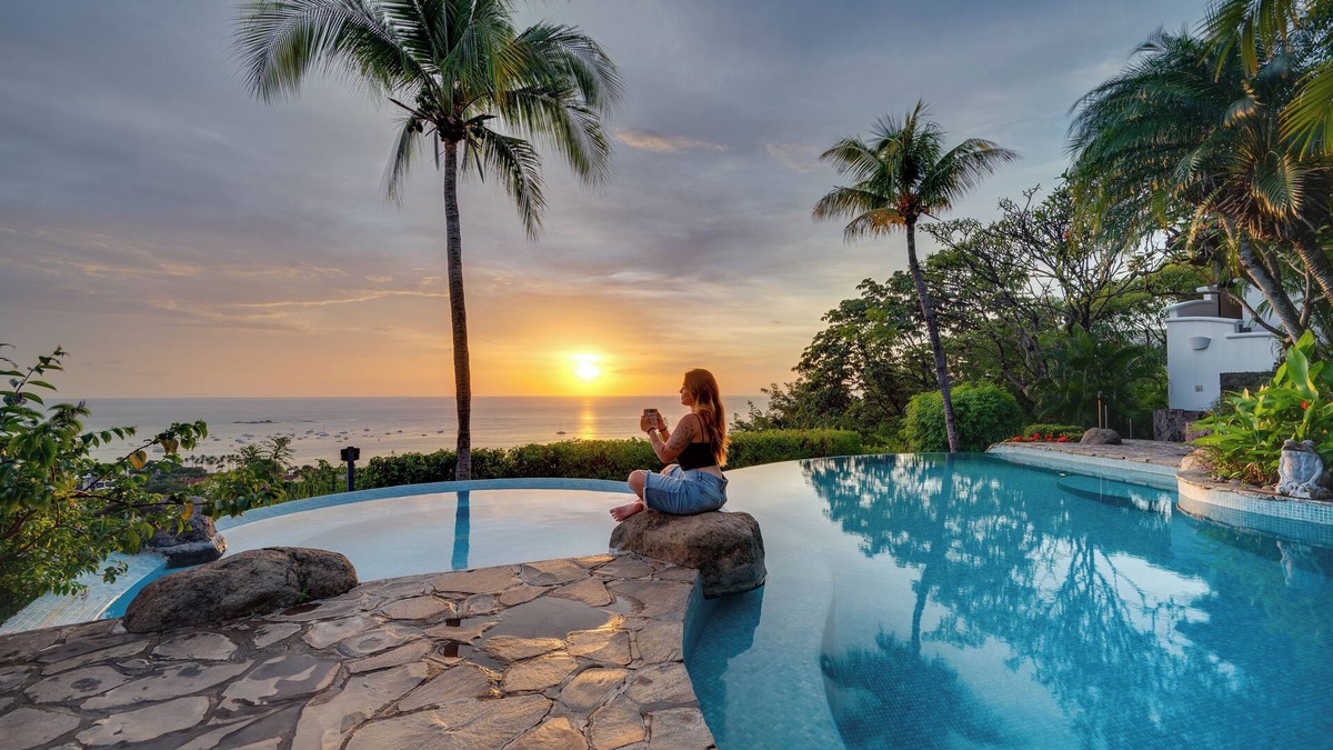 Tamarindo Villa | Enchanting 6 Bedroom Villa with Incredible Views- Fully Staffed -Walk to Beach