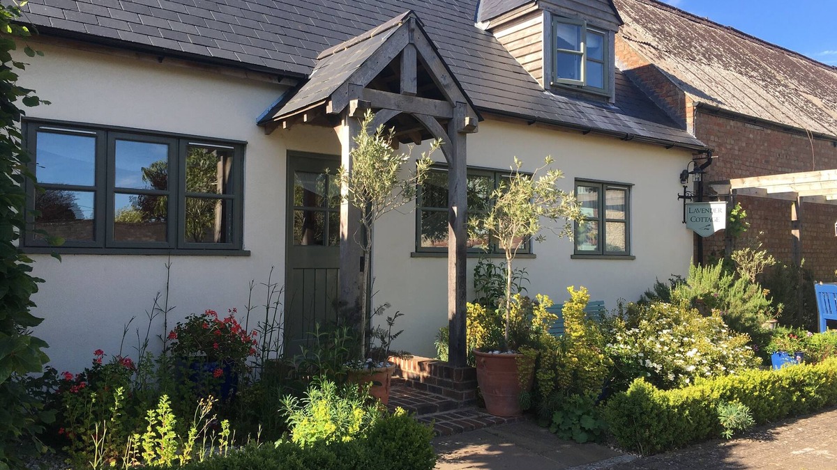Waterlooville Cottage | Enchanting Cottage - South Downs National Park