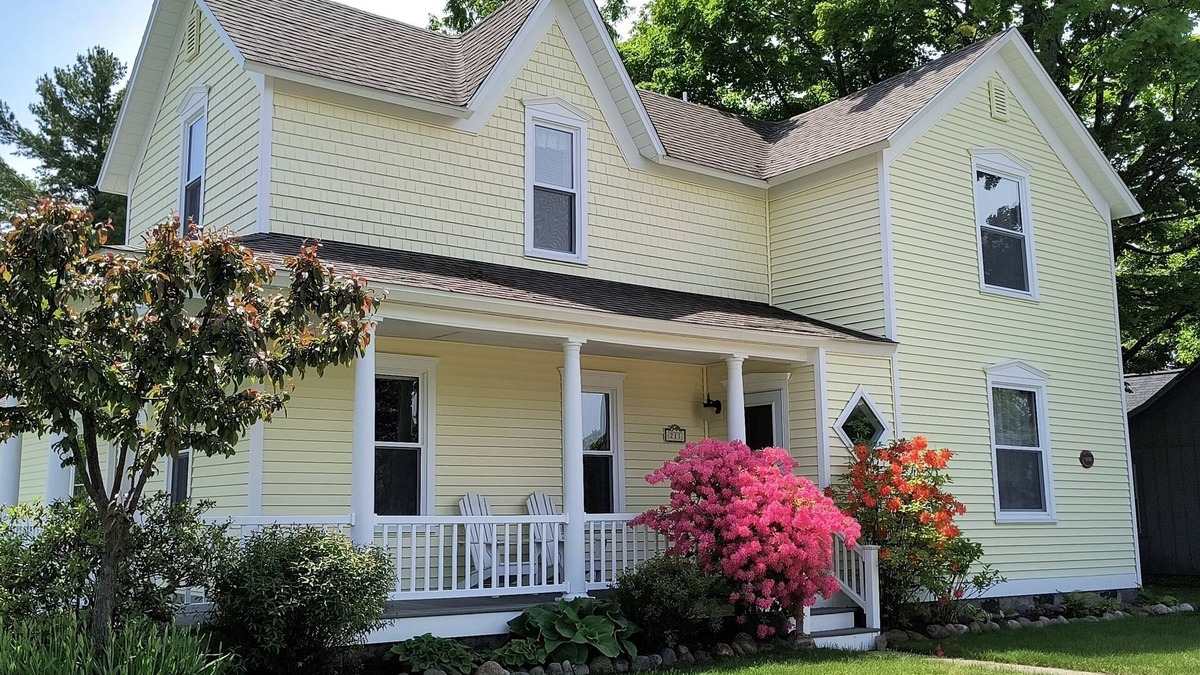 Elk Rapids House | Enchanting Elk Rapids Victorian, 2 Blocks from Beaches