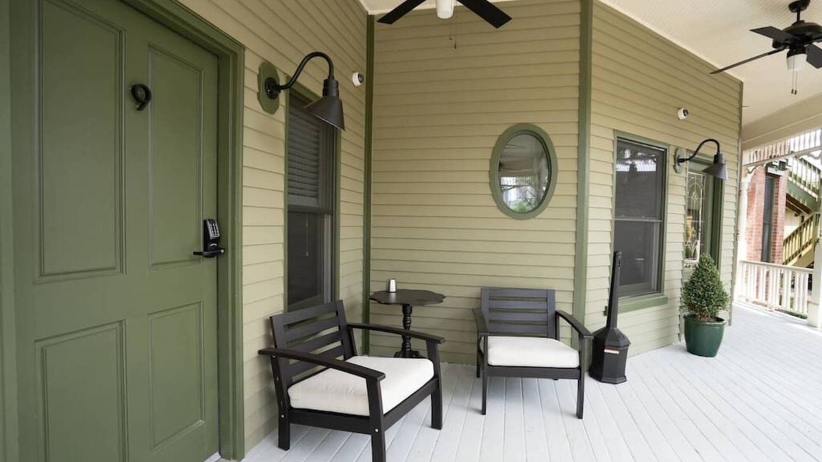 Five Points Apartment | Enchanting Escape Sum