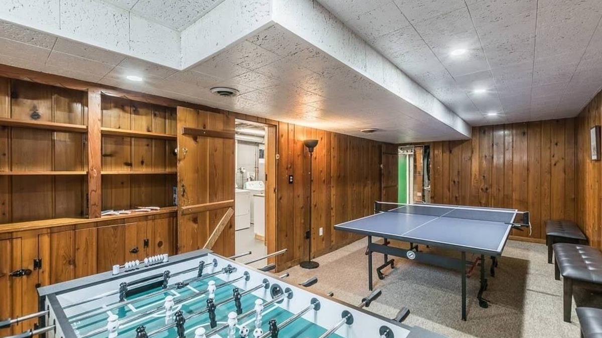 Potomac West House | Enchanting historic townhouse by CozySuites