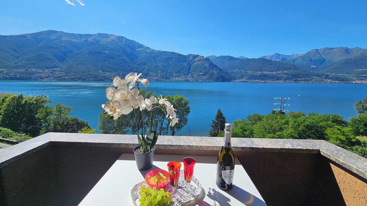 Dorio Apartment | Enchanting lake view for a romantic getaway Dorio, Lake Como