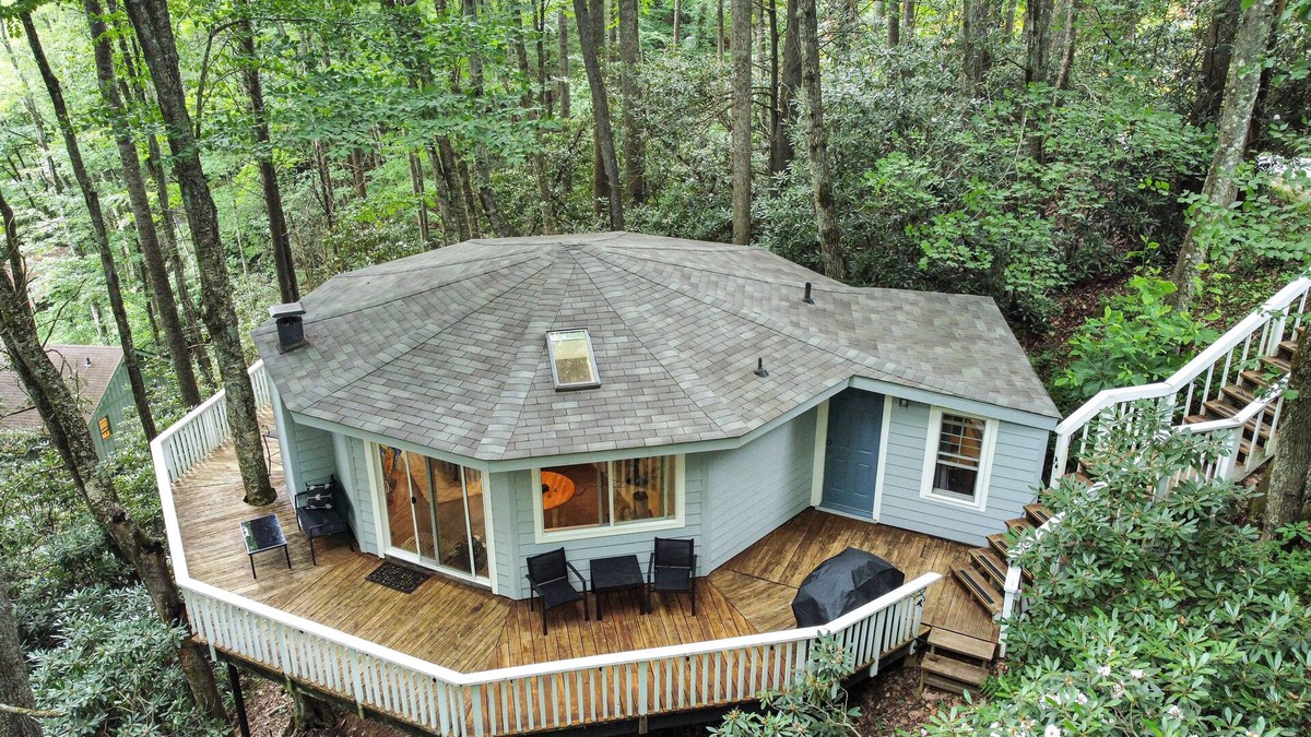 Mill Ridge House | Enchanting Mountain Tree House Hideaway.