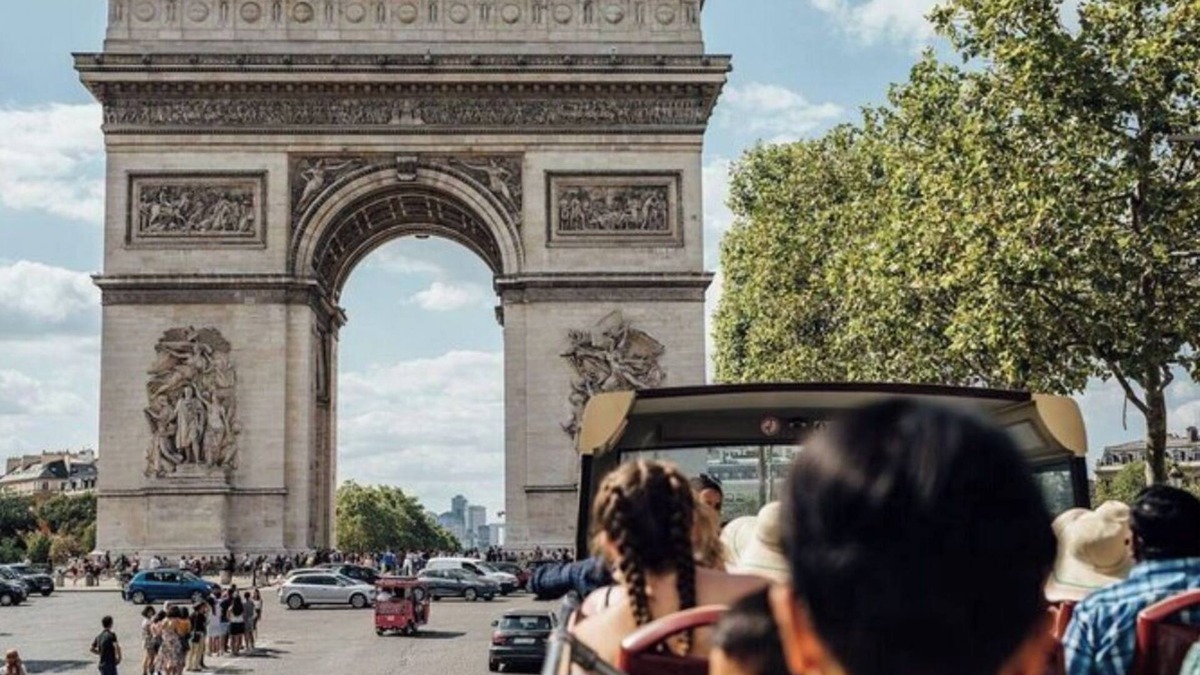 Champs-Elysees Apartment | Enchanting Parisian Hideaway: One-Bedroom Apartment in Champs-Elysées