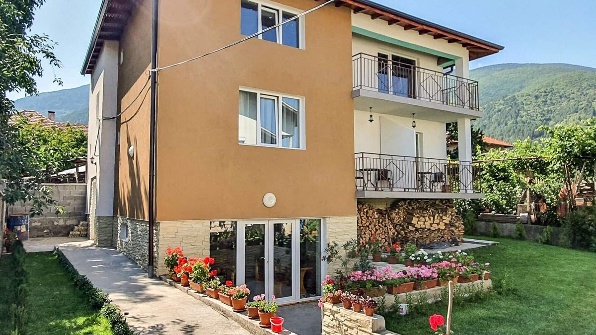 Sapareva Banya House | Enchanting Studios With Garden Near Mineral Baths