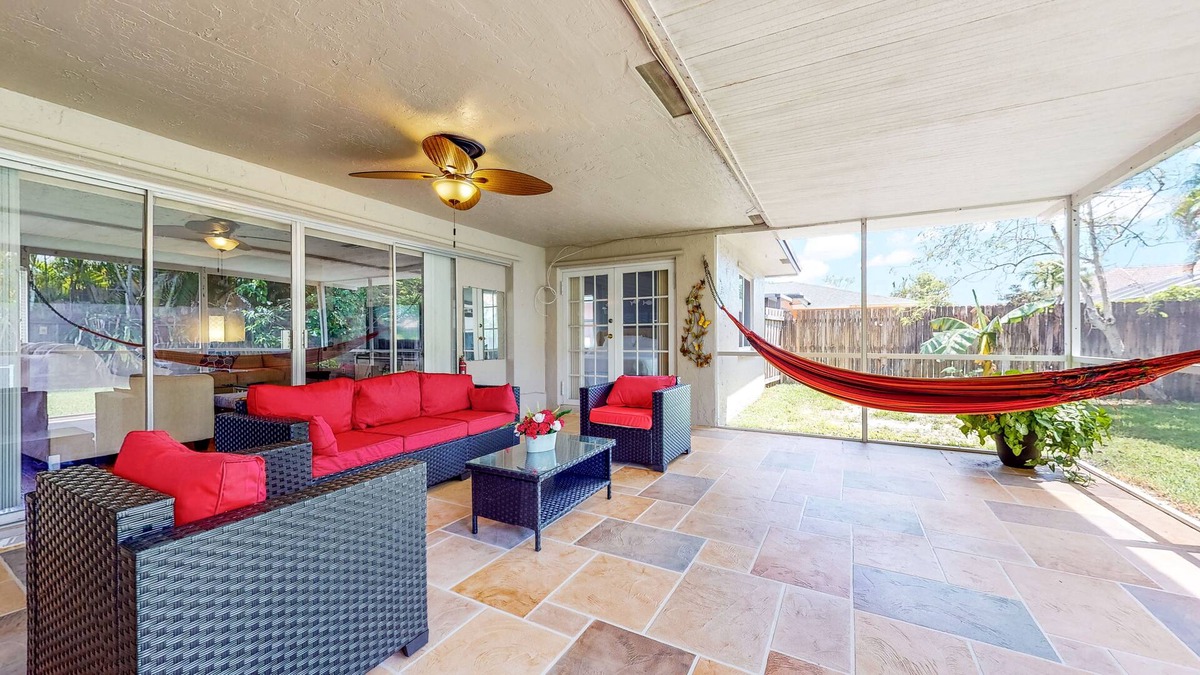 Survey Creek House | Enclosed Yard, Covered Porch, & Foosball - Dogs ok