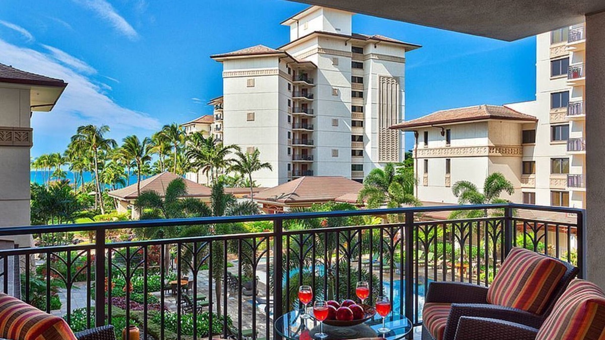 Kapolei Villa | End Summer in style. Discounted FALL RATES!OT306- 3 BR- 3rd floor Poolside Villa