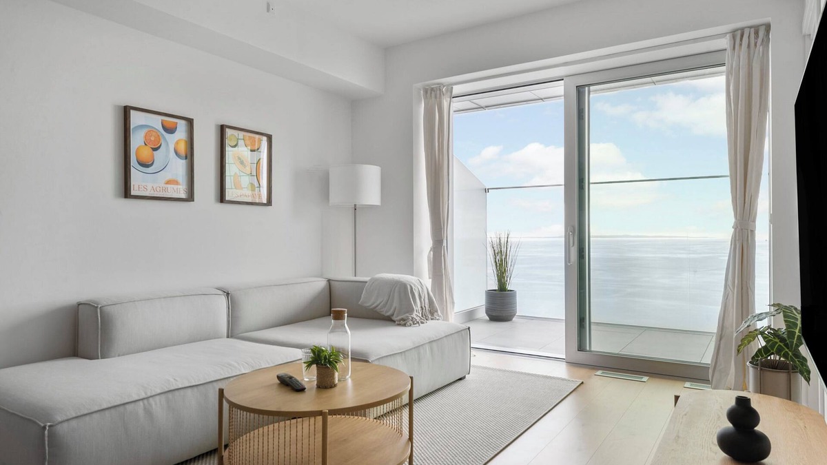Aarhus C Apartment | Endless ocean views with private balcony