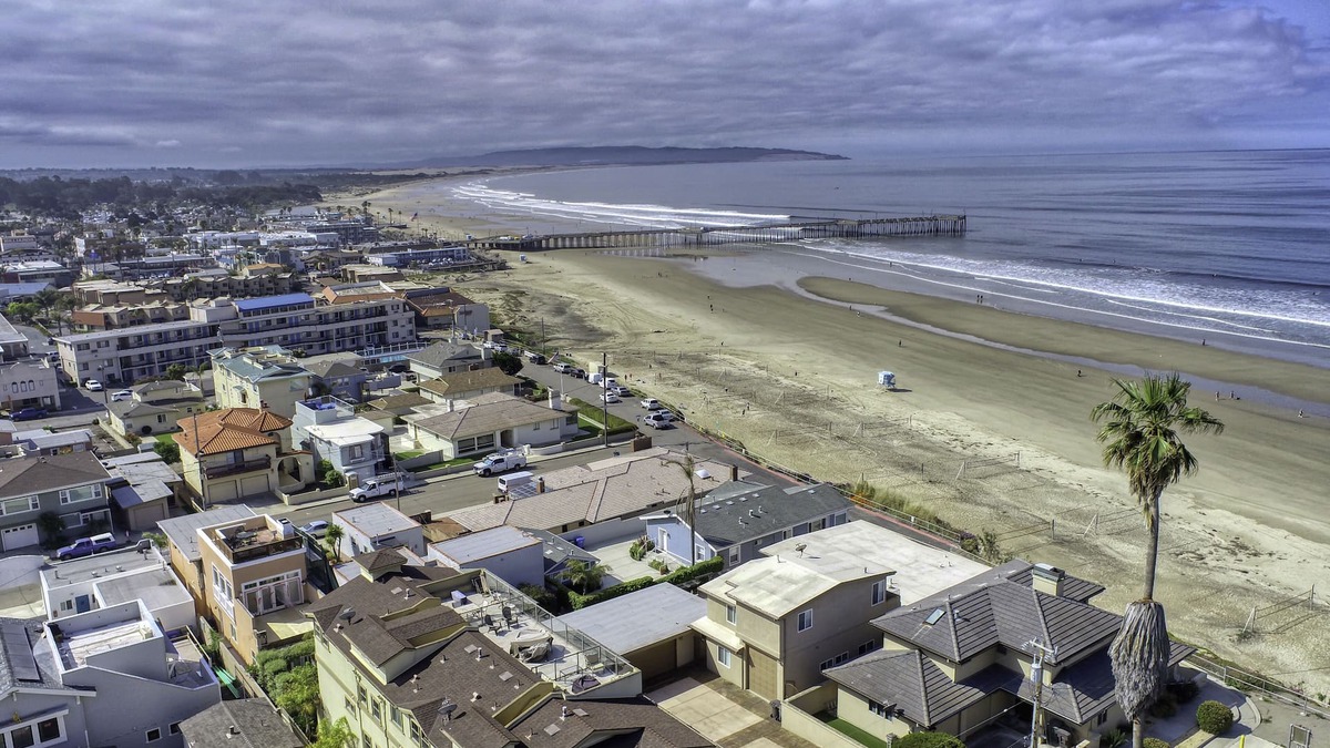 Downtown Condo | Endless Summer Beach Escape With Ocean Views