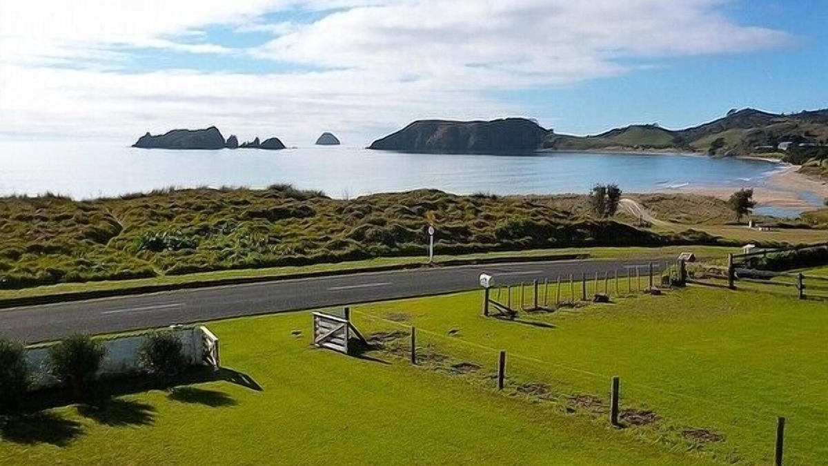 Opito Bay House | Endless Views - Opito Bay Holiday House
