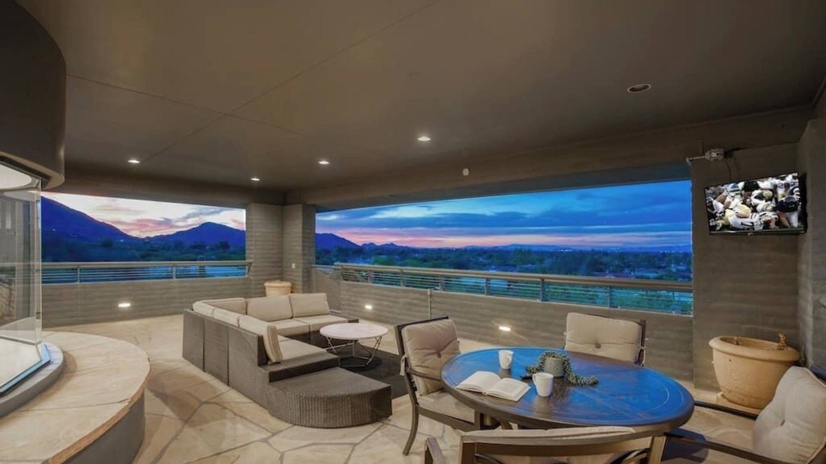 Turquoise Hills House | Endless Views Summary