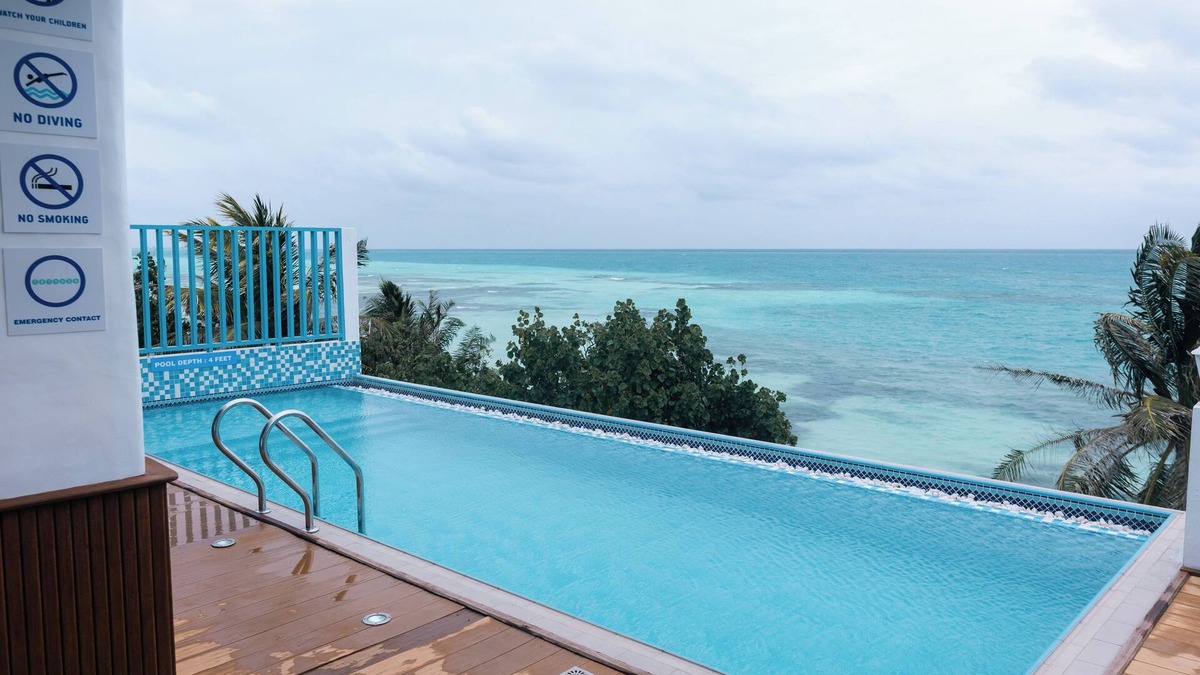 Dhiffushi Hotel | Endorphins Beach Villa