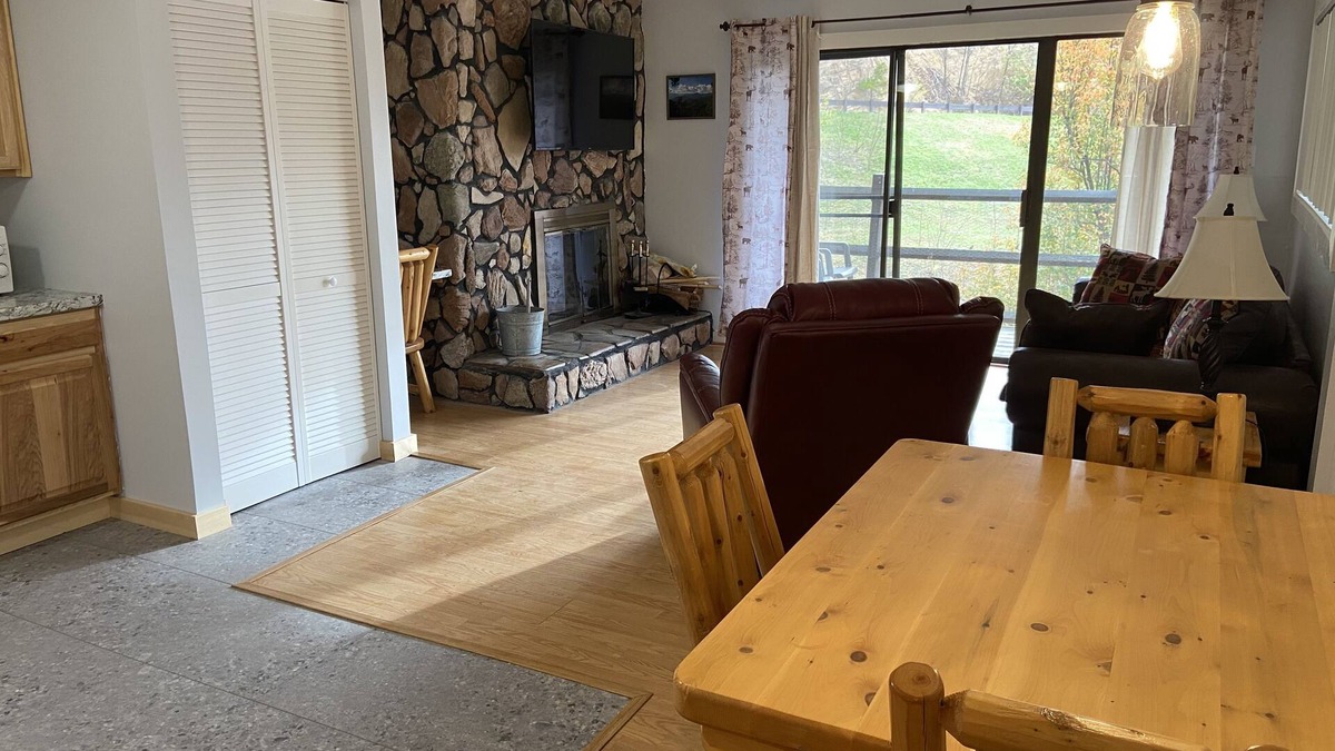 Sevierville Condo | English Mtn Retreat Close To The Smoky Mountains!