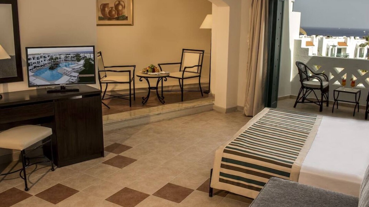 Sharm El Sheikh Hotel | Enjoy 2 Pleasant Rooms with Balcony and Outdoor Pool Near Naama Bay Beach