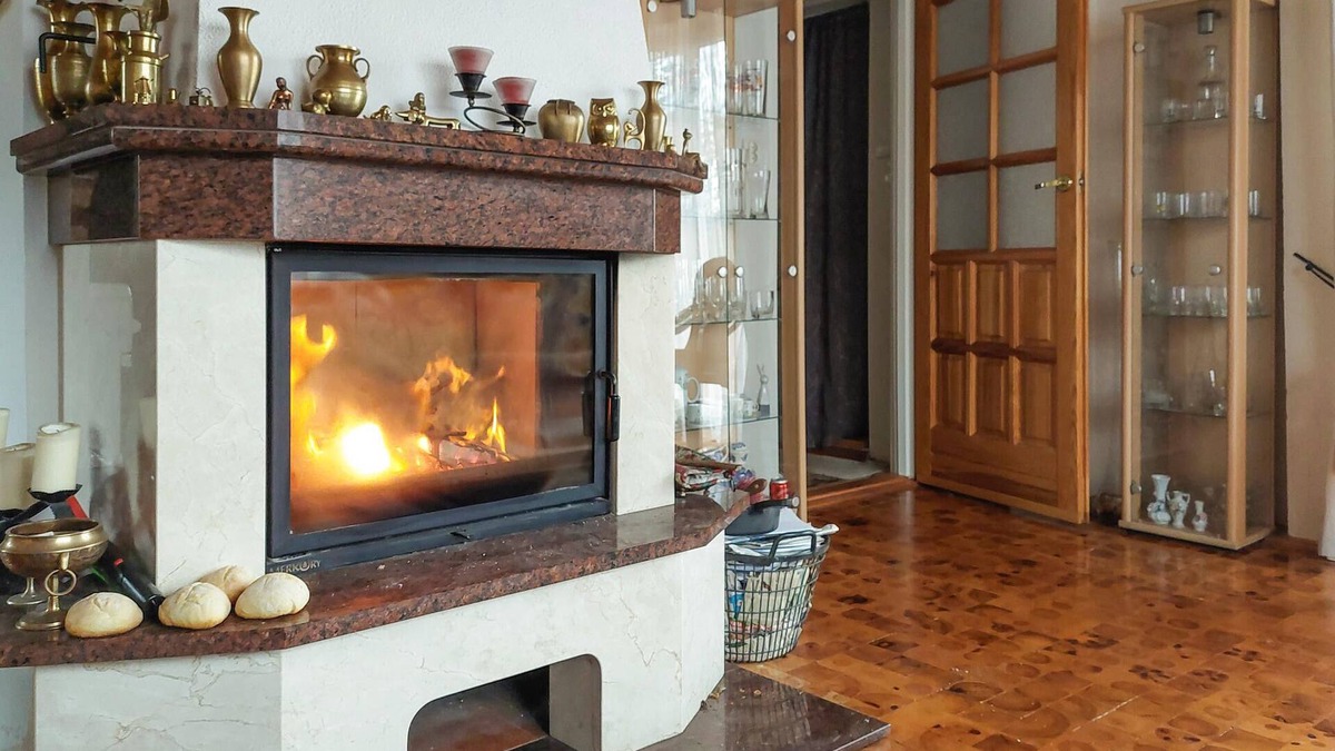Drawno House | Enjoy a beautiful vacation at the lake in this inviting vacation home!